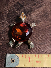 Load image into Gallery viewer, Vintage Amber rhinestone Turtle pin/brooch
