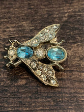 Load image into Gallery viewer, 1950&#39;s Rhinestone Fly pin/brooch
