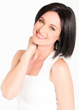 Load image into Gallery viewer, Cafe&#39; Chic- EDGY BOB WITH BOTTOM LAYERS!!
